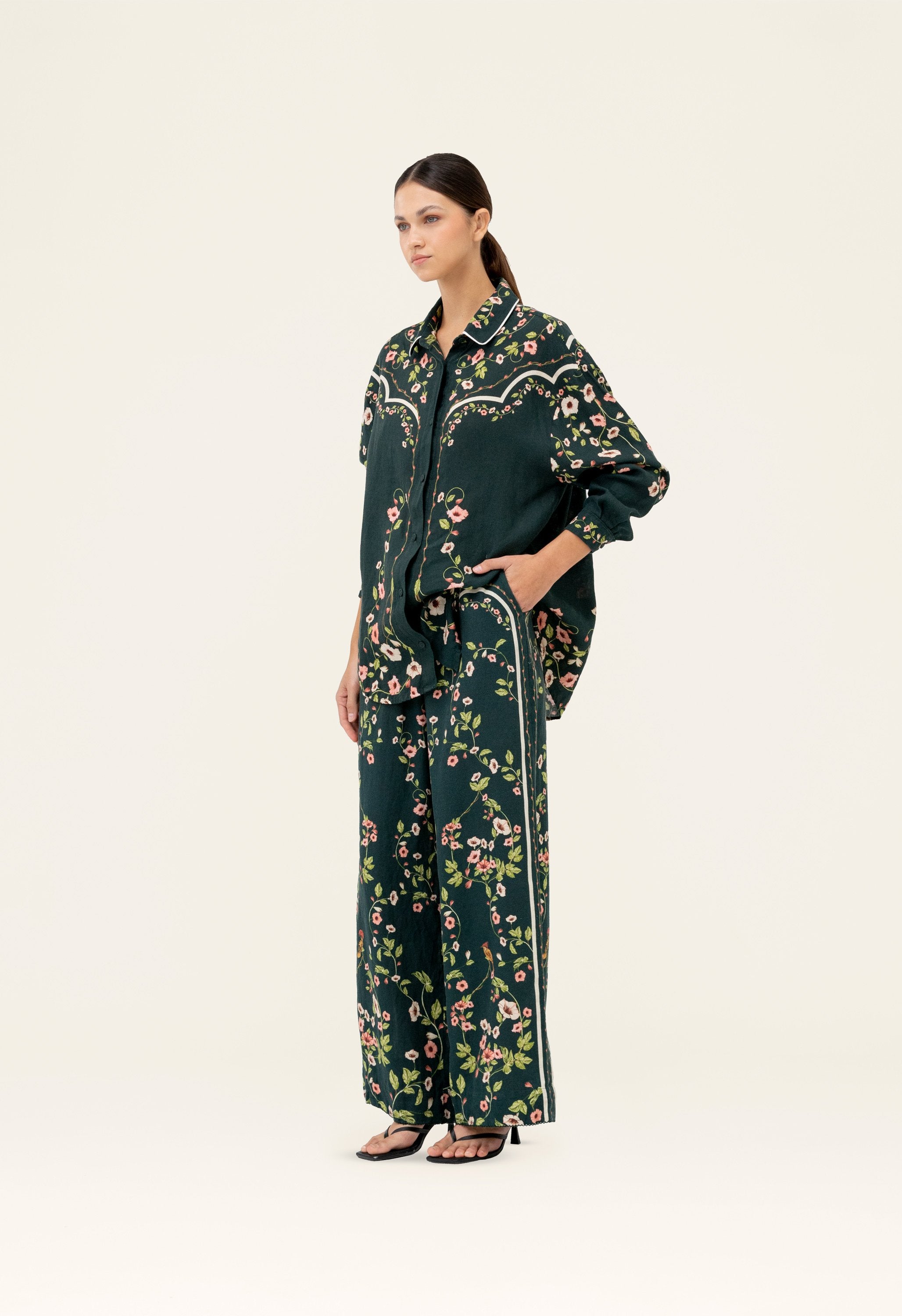 Secreto-Tota-Mosquetero-Trousers-19200-1.jpg