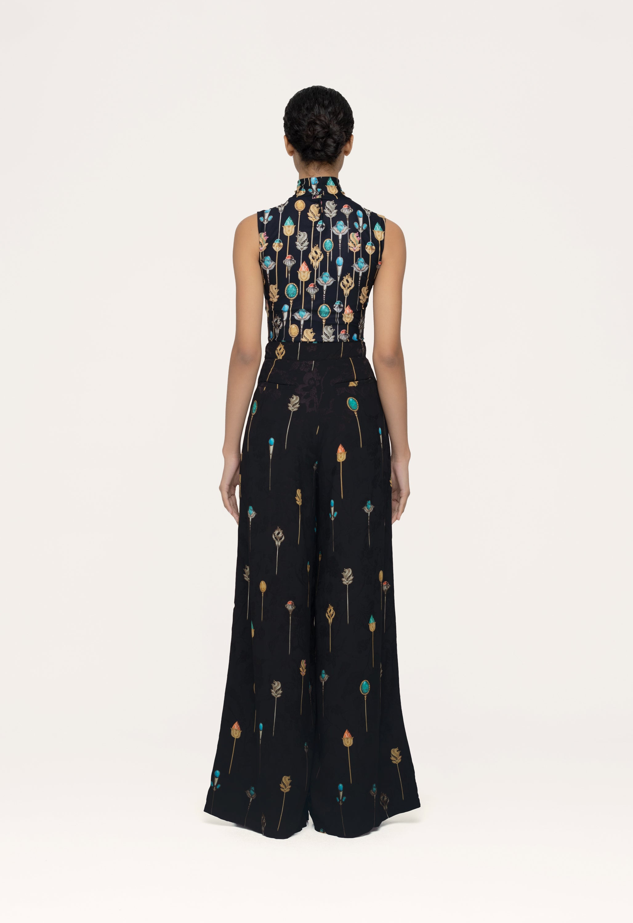 Cascada-Ornamento-One-Piece-14215